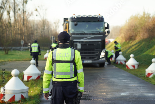 Polizeikontrolle Lkw, Autobahn
