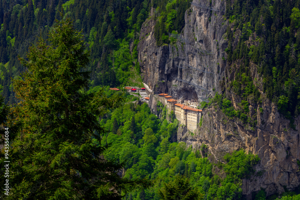 Fototapeta premium Sumela Monastery (Turkish: Sümela Manastırı) is a Greek Orthodox monastery, in the Maçka district of Trabzon Province in modern Turkey.