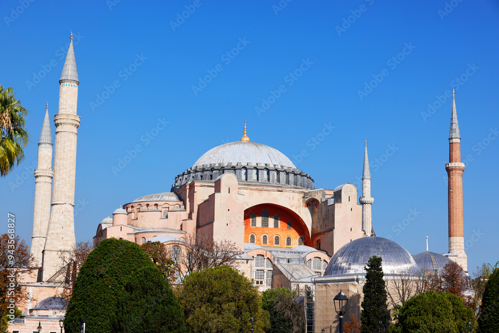 Fototapeta premium The beautiful and famous Mosque Hagia Sophia in Istanbul, Turkey.
