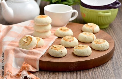 Nan Khatai or Naan Khataee is a delicious and traditional buttery cookies, also known as shortbread cookies.