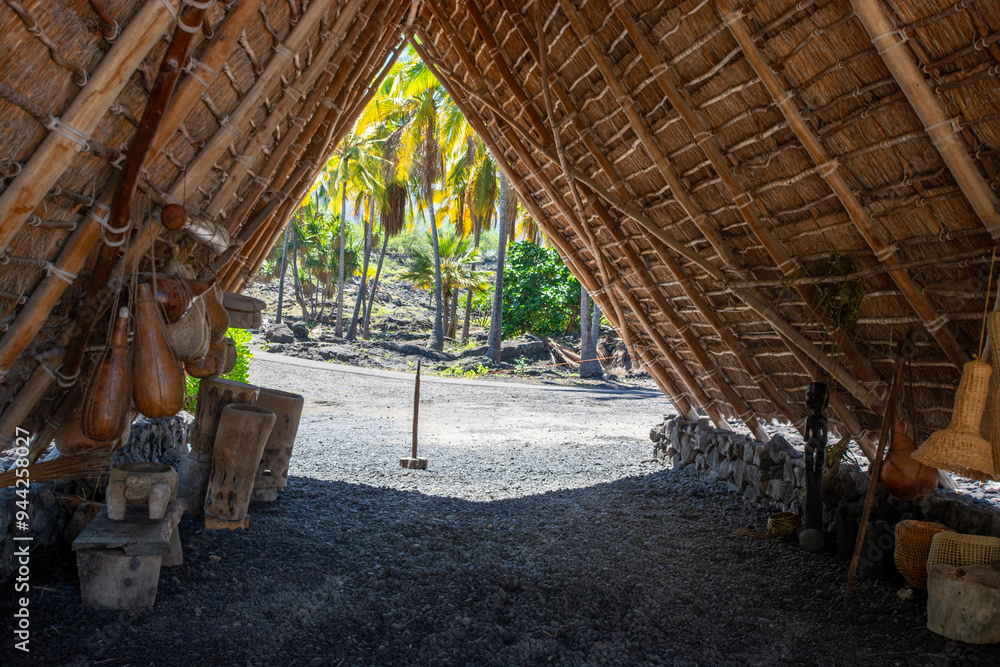 Hawaiian style wood carving Pu uhonua O H naunau National Historical Park, Big Island, Hawaii Hawaiian style wood carving Pu uhonua O H naunau National Historical Park, Big Island, Hawaii