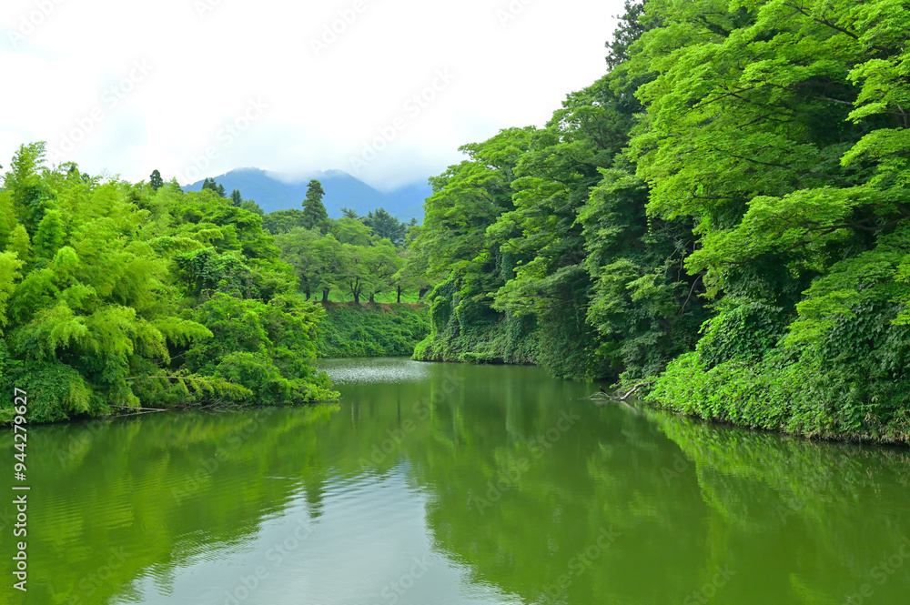鶴ヶ城の水濠　福島県会津若松市