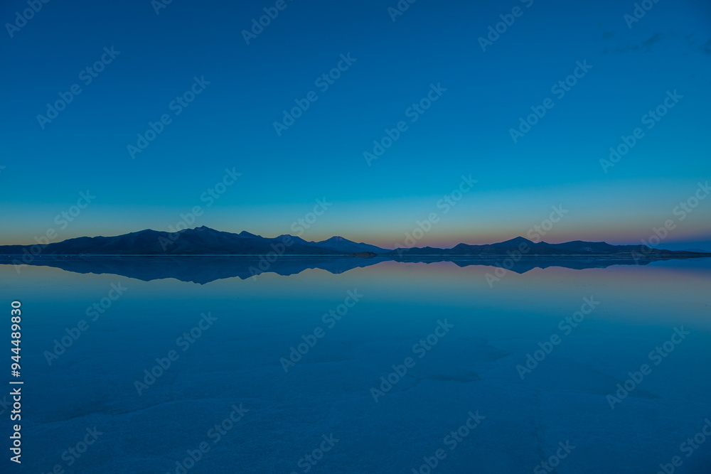 Fototapeta premium Sunrise at Salar de Uyuni (Uyuni Salt Flat) - Bolivia