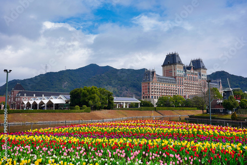 Foto 庭, 建築, ビル, 花, 公園, 花, とぶ, 旅行,  シティ, ランドマーク, サマータイム, 宮殿, 空, 風景, チューリップ, タワー, チャーチ,