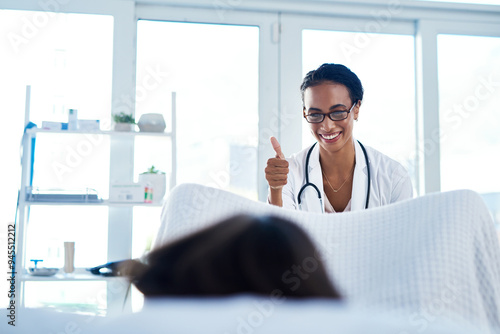 Canvas-taulu Gynaecologist, thumbs up and patient with checkup at clinic for pelvic exam, pap smear and vaginal examination