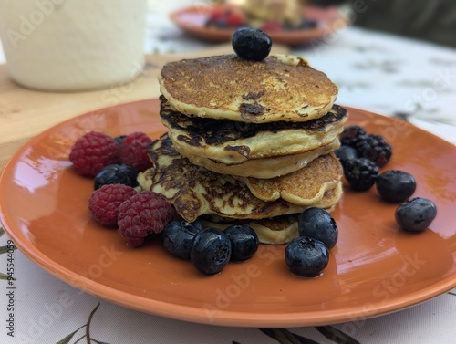 pancakes with berries