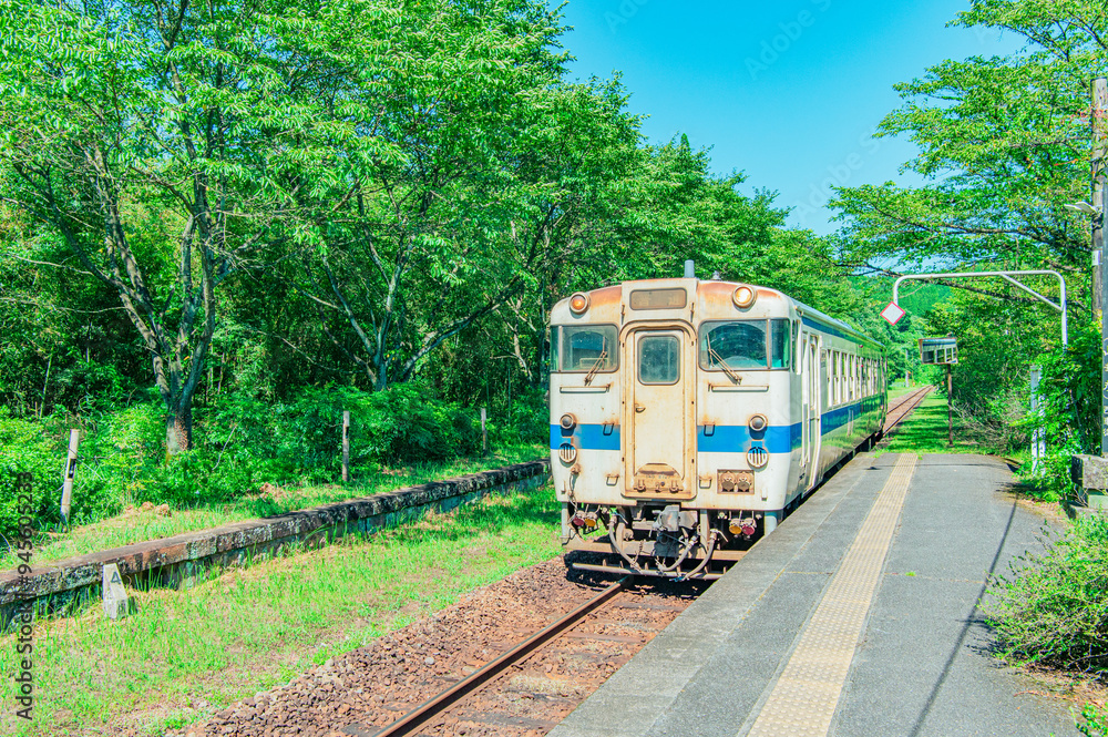 Naklejka premium 故郷へと続く線路