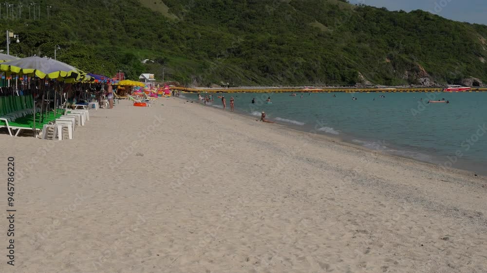 Samae beach at Koh Larn island, Thailand Samae beach at Koh Larn island, Thailand