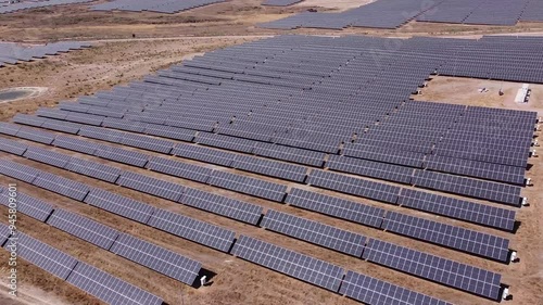 GRANJA SOLAR TRAVELLING IN CON  DRON 