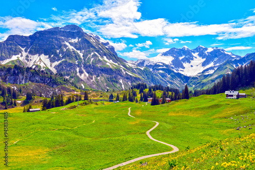 Wanderweg vom Hochtannbergpass in Warth zum Körbersee in Schröcken (Vorarlberg, Österreich)	 photo