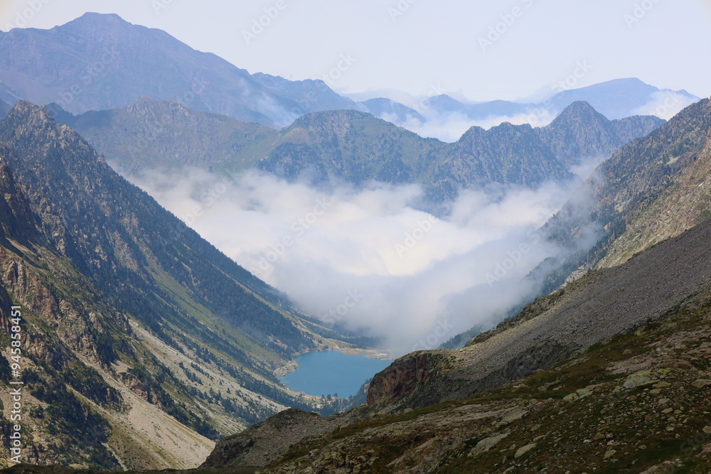 Obraz premium Point of entry of the Gave des Oulettes de Gaube to the Lac de Gaube. This lake is one of the most popular treks and attractions in the French Pyrenees, near Pont d'Espagne