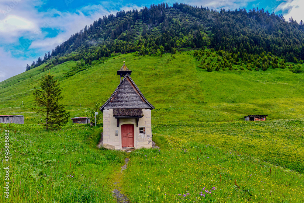 Santa Anna Kapelle in Fontanella-Faschina in Vorarlberg (Österreich) Santa Anna Kapelle in Fontanella-Faschina in Vorarlberg (Österreich)