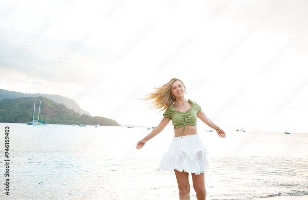 Cute blonde posing on the beach, Hawaii Cute blonde posing on the beach, Hawaii