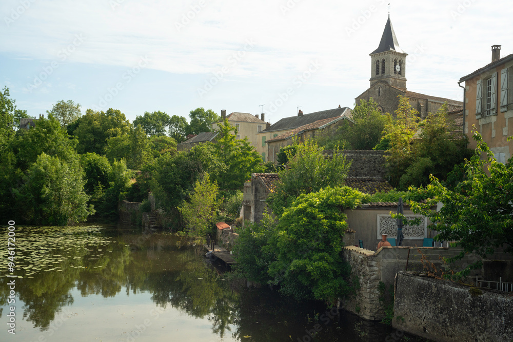 Rivière La Vonne, Sanxay, Vienne, 86, Region Nouvelle Aquitaine, France Rivière La Vonne, Sanxay, Vienne, 86, Region Nouvelle Aquitaine, France