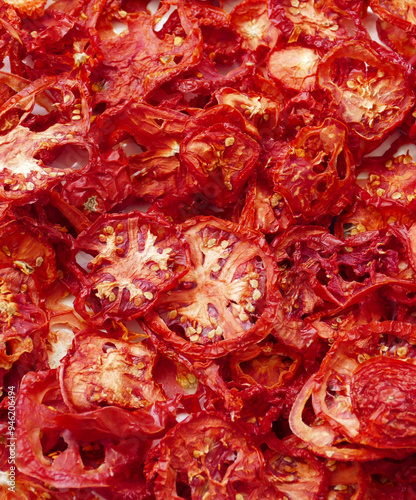 Obraz na płótnie drying tomatoes in the sun, finely chopped tomatoes are dried on the balcony, w salonie