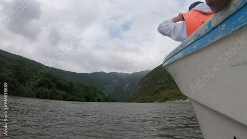 Cañon del Sumidero in Chiapas, Mexico undamp lake boat ride, Sumidero Canyon photo