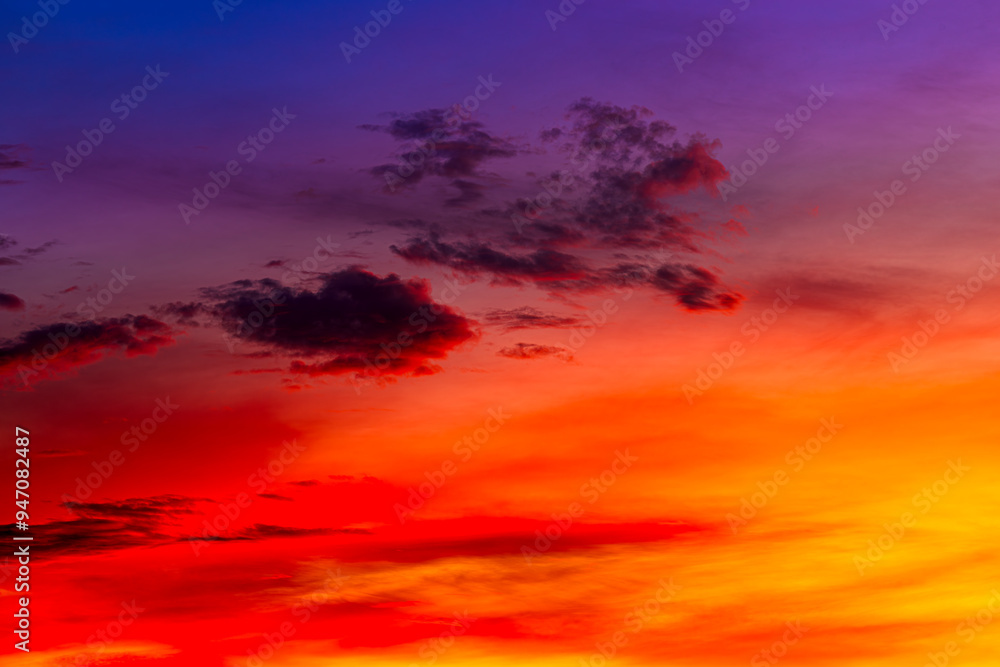 Fototapeta premium Beautiful colorful sky background in the morning with rising sun reflecting off the clouds creating a stunning and mesmerizing light effect.