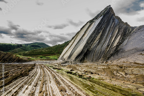Fotografie receding tide, Flysch coast, Zumaia beach, Guipuzcoa, Euzkadi, Spain