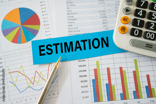 Billede på lærred Estimation word with project cost estimate report and calculator.