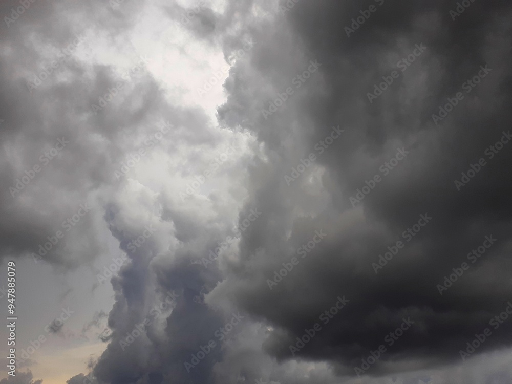 Cielo nuvoloso prima della tempesta. Cielo nuvoloso prima della tempesta.