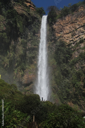 salto do itiquira, cachoeira em formosa, goiás 
