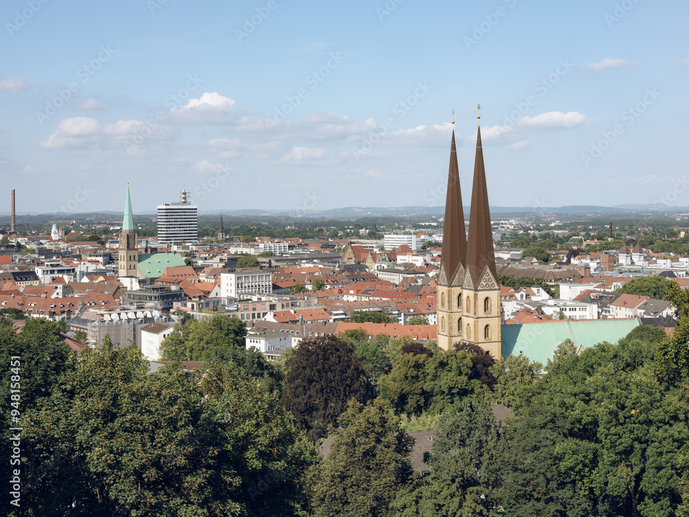 Stadtansicht Bielefeld NRW mit Nikolaikirche und Neustädter Marienkirche Stadtansicht Bielefeld NRW mit Nikolaikirche und Neustädter Marienkirche