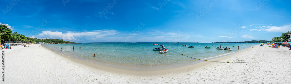 Seascape view with white sand, quiet beach, clear sea water, blue sky in summer of Koh Samet (Samet Isalnd) in Thailand Seascape view with white sand, quiet beach, clear sea water, blue sky in summer of Koh Samet (Samet Isalnd) in Thailand