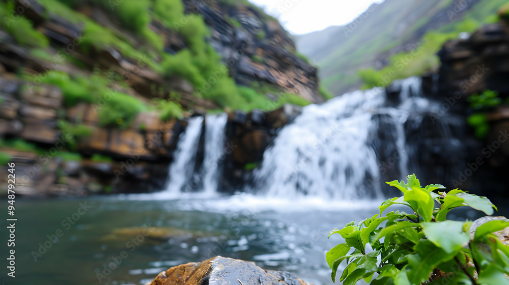Obraz premium Small Waterfall The Middle Mountain