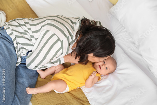 Young woman with her baby l...