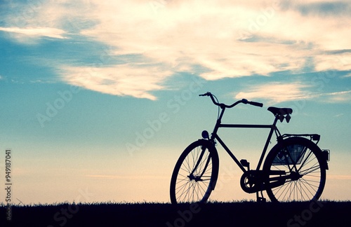 Wallpaper Mural Fahrrad auf dem Deich Torontodigital.ca