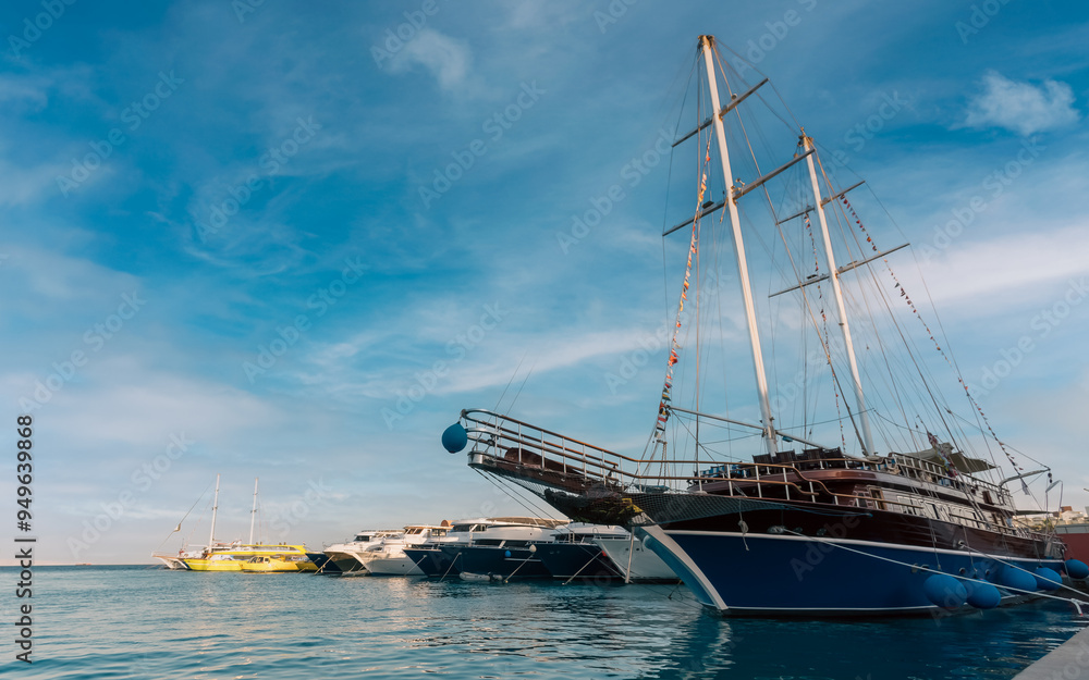 Obraz premium embankment street of the Red Sea in Egypt with ships boats without people