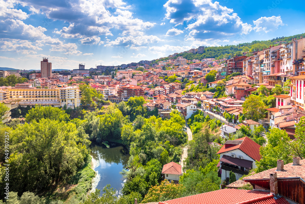 Naklejka premium View of traditional houses and fortress in the old town of Veliko Tarnovo, Bulgaria 