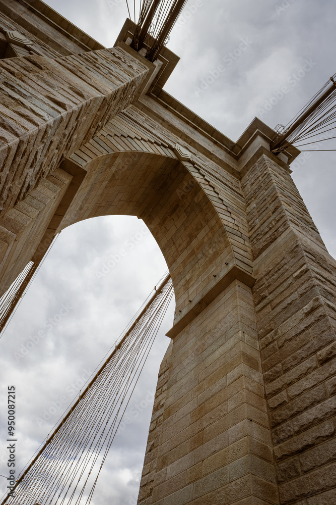 Fototapeta premium Brooklyn Bridge Morning Upward View 