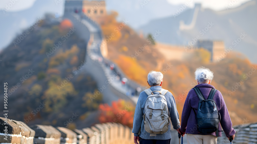 Elderly tourists tour the Great Wall
Elderly tourists tour the Great Wall