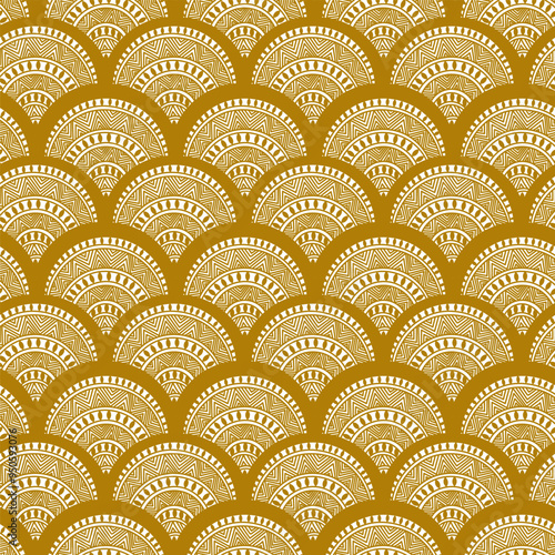 Hand drawn decorative scallop seamless pattern in gold, small scale