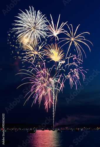 Obraz na płótnie Fireworks Against Sky with Boats and Reflections 52-60 w salonie