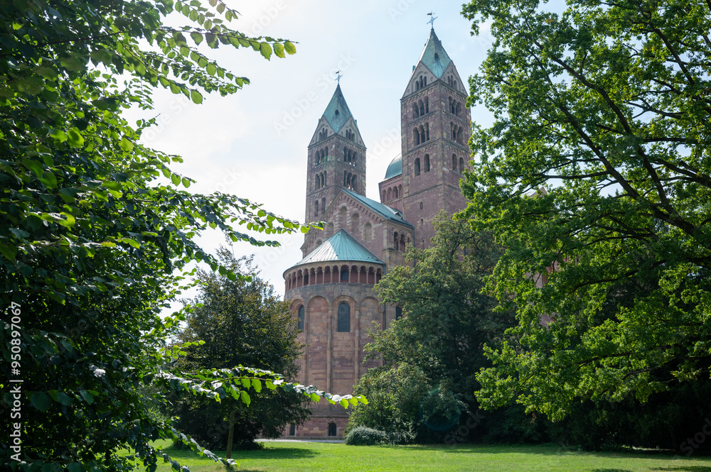 Speyerer Dom: Restaurierung der Osttürme beginnt - Letzter Blick ohne Gerüst Speyerer Dom: Restaurierung der Osttürme beginnt - Letzter Blick ohne Gerüst