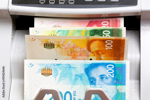 Israeli new shekel in the counting machine