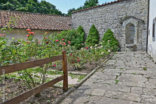 I giardini, i fiori e le rose dell'Eremo francescano di Camaldoli - Arezzo, Foreste del Casentino photo