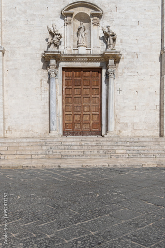 Obraz na płótnie Facade of medieval Bari Cathedral (Cathedral of Saint Sabinus), Bari, Italy, Apulia w salonie