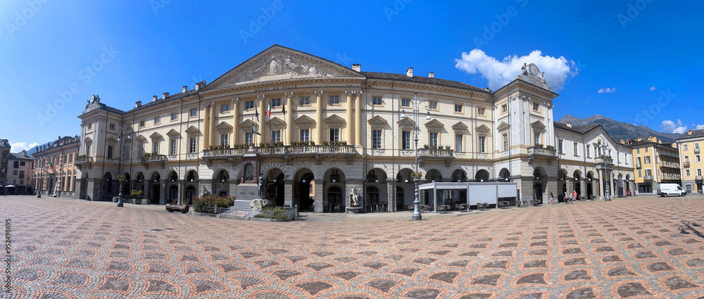 Obraz premium piazza emile Chanoux di aosta, italia, italia, 29 agosto 2024, square emile Chanoux in aosta, italy, 29th august 2024