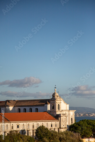 Wallpaper Mural Photo de la ville de Lisbonne au Portugal  Torontodigital.ca