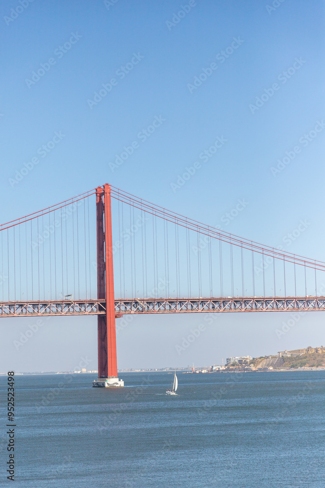 Fototapeta premium Photo du pont du 25 avril à Lisbone