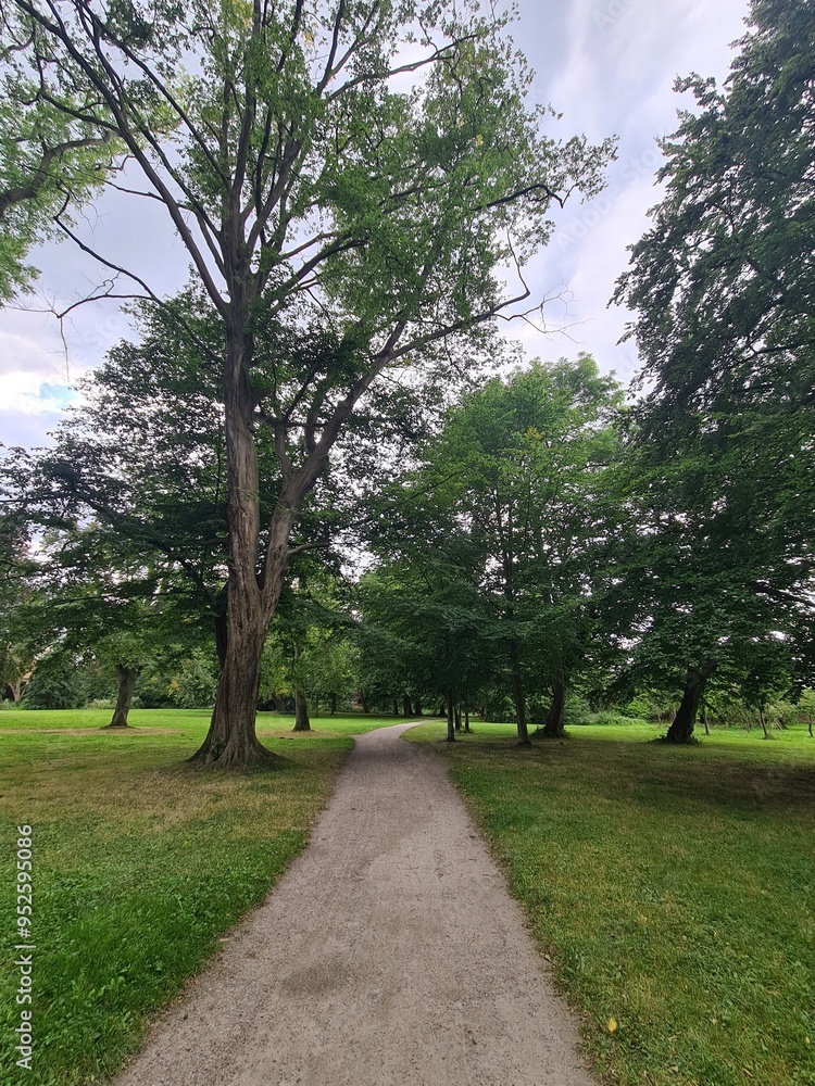 ein schöner Park mit atmosphärischem Himmel in Bad Doberan, Mecklenburg - Vorpommern ein schöner Park mit atmosphärischem Himmel in Bad Doberan, Mecklenburg - Vorpommern