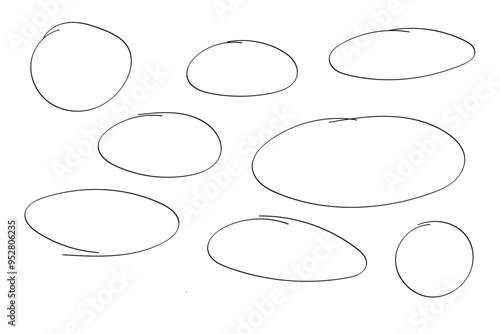 Círculos y óvalos dibujados a mano en estilo minimalista