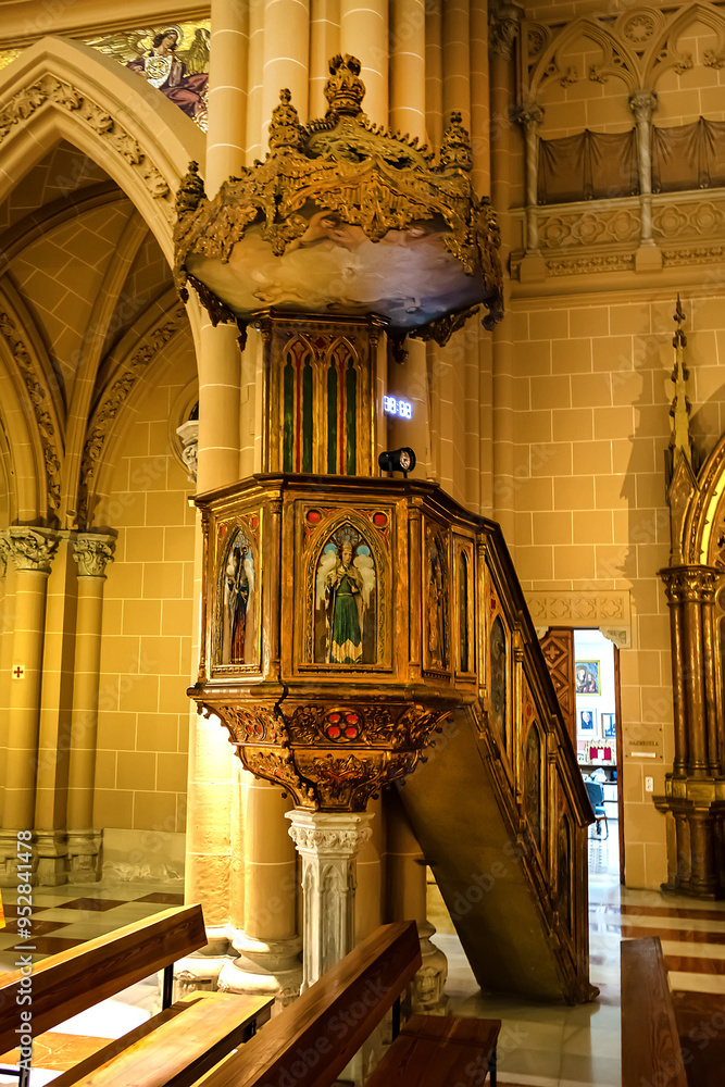 Interior of Sacred Heart of Jesus Church (Iglesia del Sagrado Corazon ...