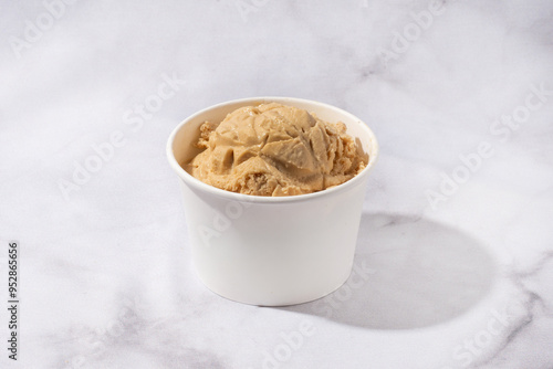 Pot de glace, crème glacée au caramel