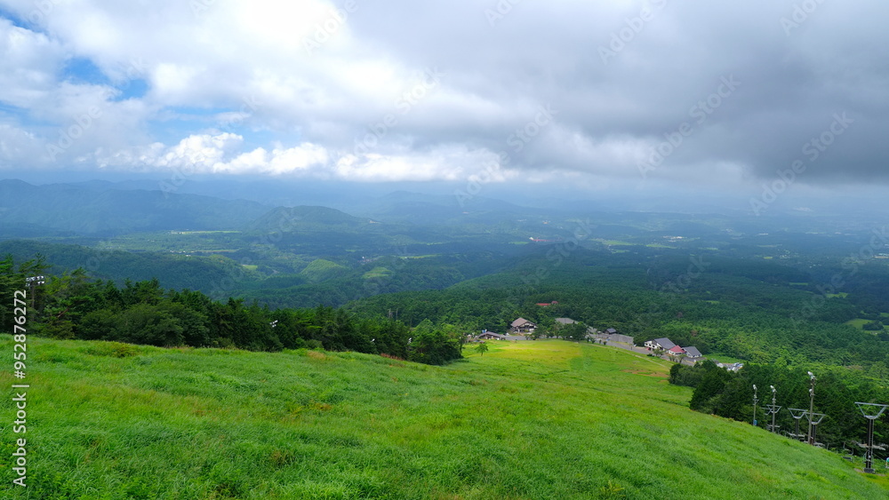 鳥取桝水高原リフト山頂展望台からの眺め1(8月) 鳥取桝水高原リフト山頂展望台からの眺め1(8月)
