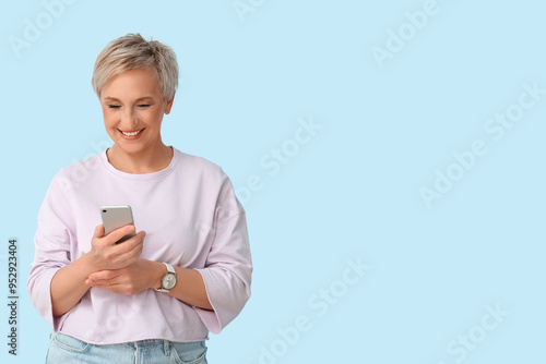 Mature woman using mobile p...