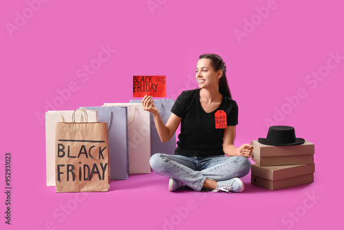 Young woman with shopping b...